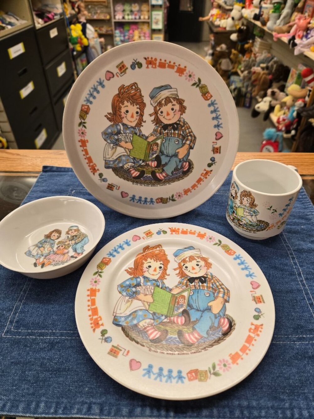 vintage 1969 set of Childs Raggedy Ann & Andy dishes
